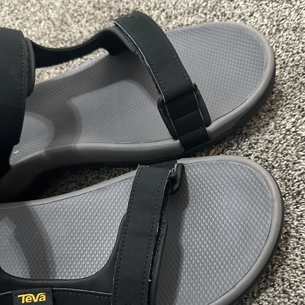 Teva Men's Meacham River Sandal in black Sz 13